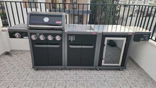 גריל רבולושן 4 שחור + כירת צד גז + יח’ כיור + יח’ מקרר Coleman