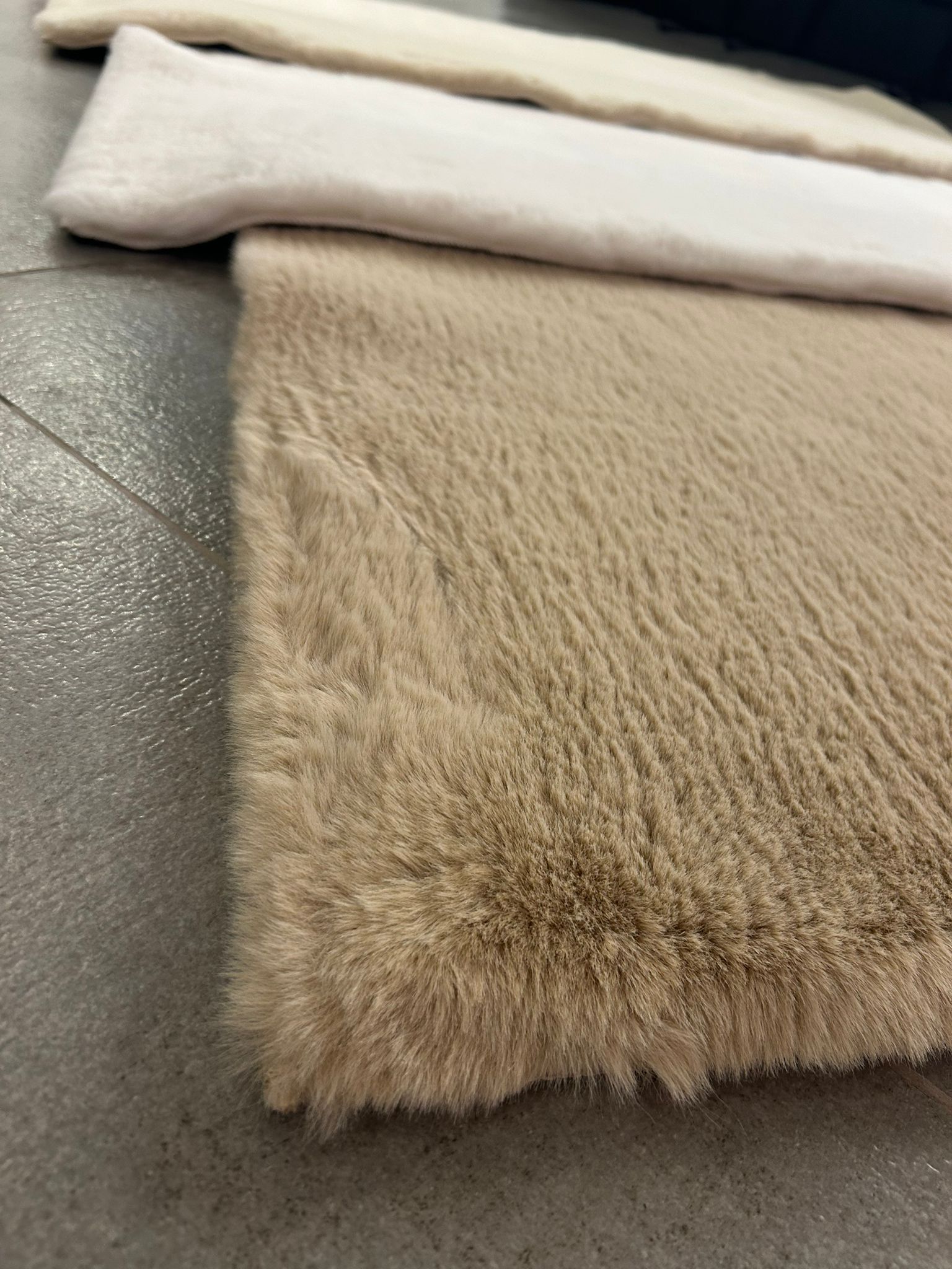 שטיח פרוותי רך ונעים דגם MINK - מידה 200/300 ס"מ , צבעים לבחירה