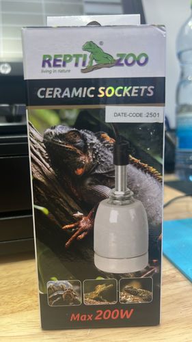 בית מנורה קרמי איכותי לזוחלים – Repti Zoo Ceramic Socket 200