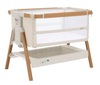 עריסה מתקפלת וניידת קוזי COZEE breeze מבית TUTTI BAMBINI כולל גלגלים עם אפשרות הצמדה למיטת הורים צבע אגוז סקנדינבי ואקרו