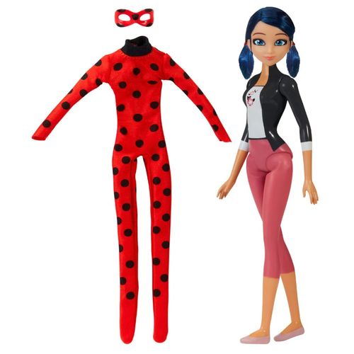 בובת אקשן עם סט בגדים להחלפה - ליידי באג ומרינט