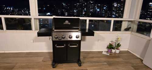 גריל גז קראון Broil King CROWN 440 +כירת צד מדפים מתקפלים