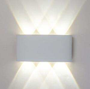 צמוד קיר מוגן מים 6W UP/DOWN IP54 אור חם SIGMA