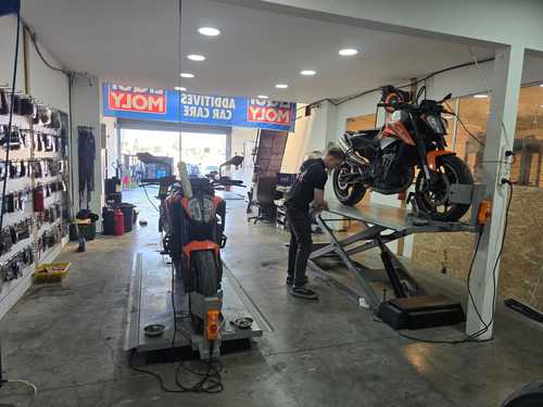 בדיקת אופנועים ושמאות עם PT Motors