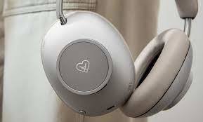 אוזניות אלחוטיות Loewe Leo צבע Moonlight Beige