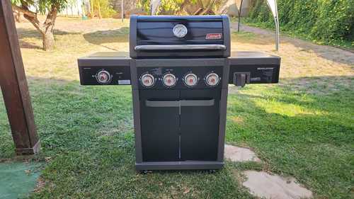 גריל גז קולמן רבולושן Coleman Revolution שחור 4 מבערים + כירת גז 