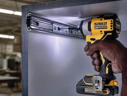 מברגת אימפקט 18V/20V (גוף בלבד) DEWALT DCF809