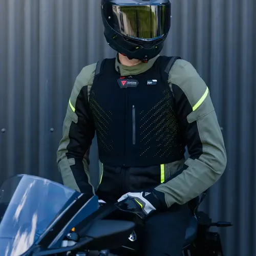 מיגון ווסט מתנפח לאופנוע SMART AIR מבית DAINESE