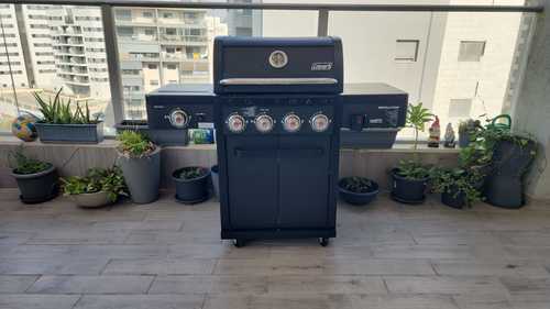 גריל גז קולמן רבולושן Coleman Revolution שחור מגורגר 4 מבערים + כירת גז 