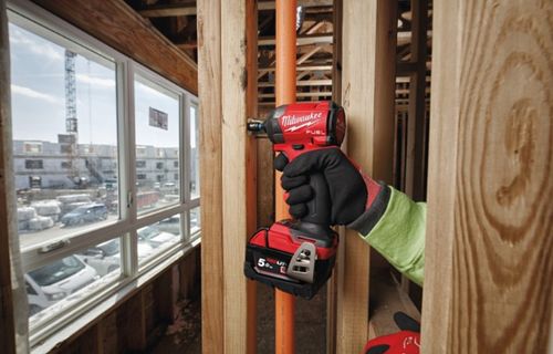 מברגת אימפקט Milwaukee M18 FID3 FUEL עם מומנט 226Nm, 4 מצבי עבודה ותאורת LED משולשת