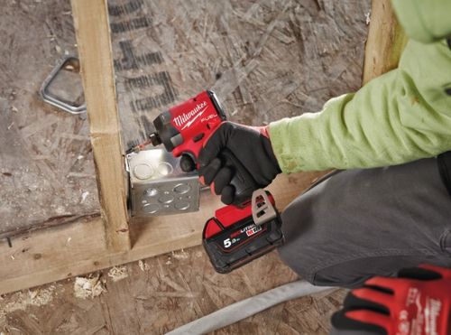 מברגת אימפקט Milwaukee M18 FID3 FUEL עם מומנט 226Nm, 4 מצבי עבודה ותאורת LED משולשת