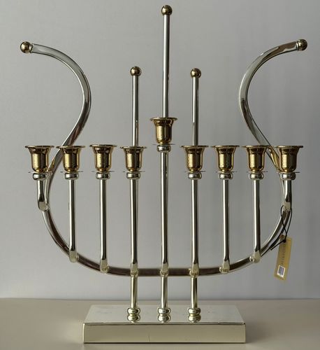 חנוכיה דגם נבל זהב