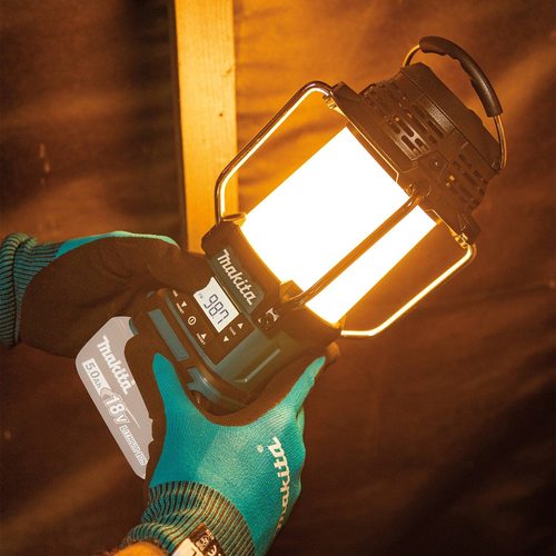 גוף רדיו עם פנס עששית נטען - Makita DMR055Z 18V 