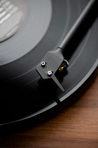 פטיפון עם קדם מגבר - Pro-Ject E1 Phono