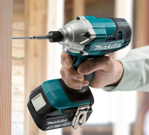 מברגת אימפקט 18V מומנט 155NM DTD156 Makita + מטען+סוללה 3 אמפר+ סט ביטים מתנה