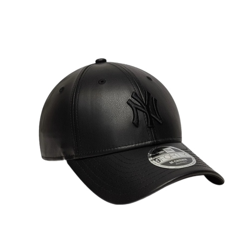 כובע NEW ERA לנשים בגוון שחור עור מבריק