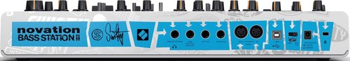זוית נוספת novation bass station ii synthesizer swifty edition