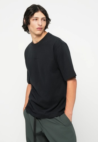 חולצת טי שחורה FUTURESCAPE ICED JELLY TEE