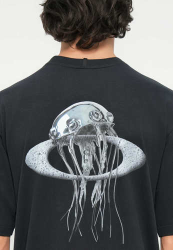 חולצת טי שחורה FUTURESCAPE ICED JELLY TEE