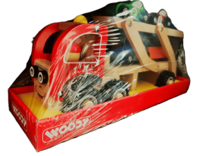 Truck with semitrailer for transporting cars