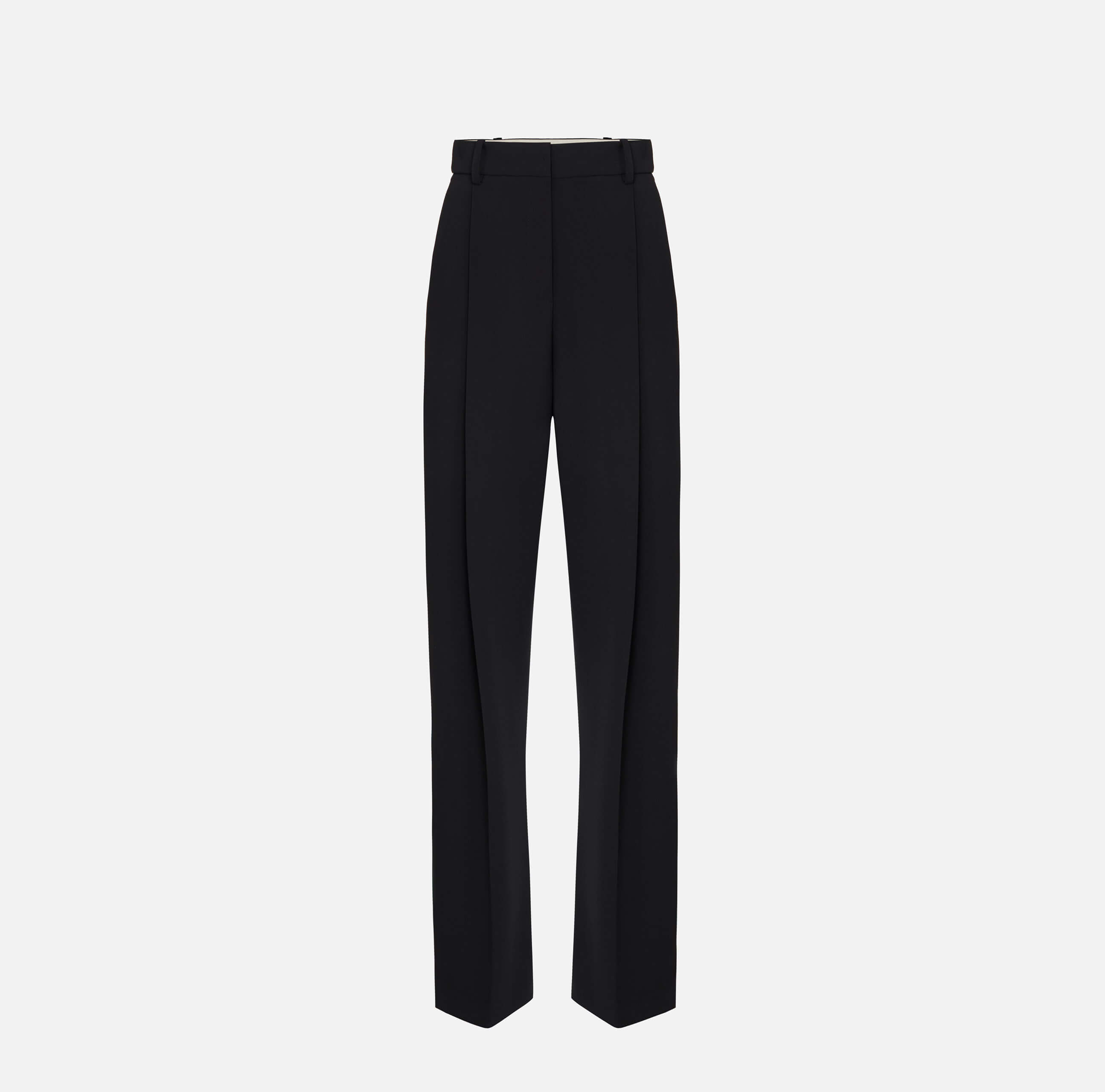 Trousers in lightweight crêpe fabric with darts