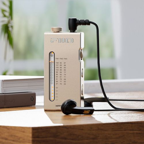 רדיו סטריאו נייד ואוזניות כפתור - Fiio RR11