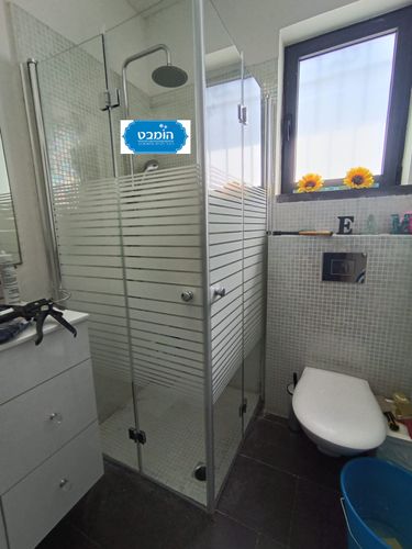 מקלחון  הרמוניקה שי משודרג פינתי   80*80 ס