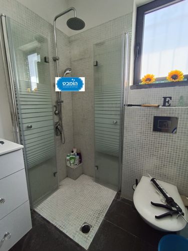 מקלחון  הרמוניקה שי משודרג פינתי   80*80 ס