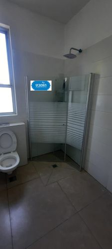 מקלחון פינתי שי משודרג  2 דלתות  90*90 ס