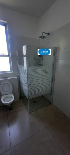מקלחון פינתי שי משודרג  2 דלתות  90*90 ס
