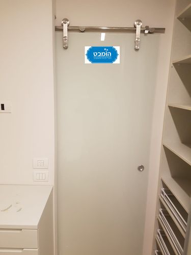 דלת הזזה על מוט סט הזזה מאנט מנט עם זכוכית לפי בחירה 