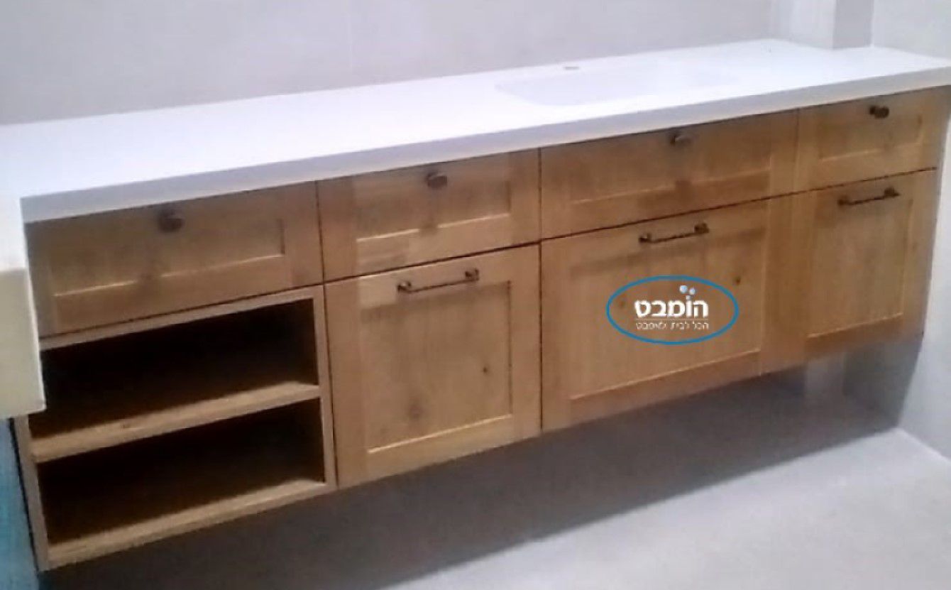 ארון אמבטיה עץ מלא תלוי בבילון + משטח שיש אינטגרלי יצוק גוליאן