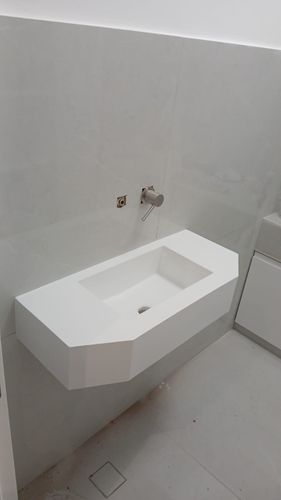 משטח יצוק אינטגרלי מוסדי עם סינר 10 ס