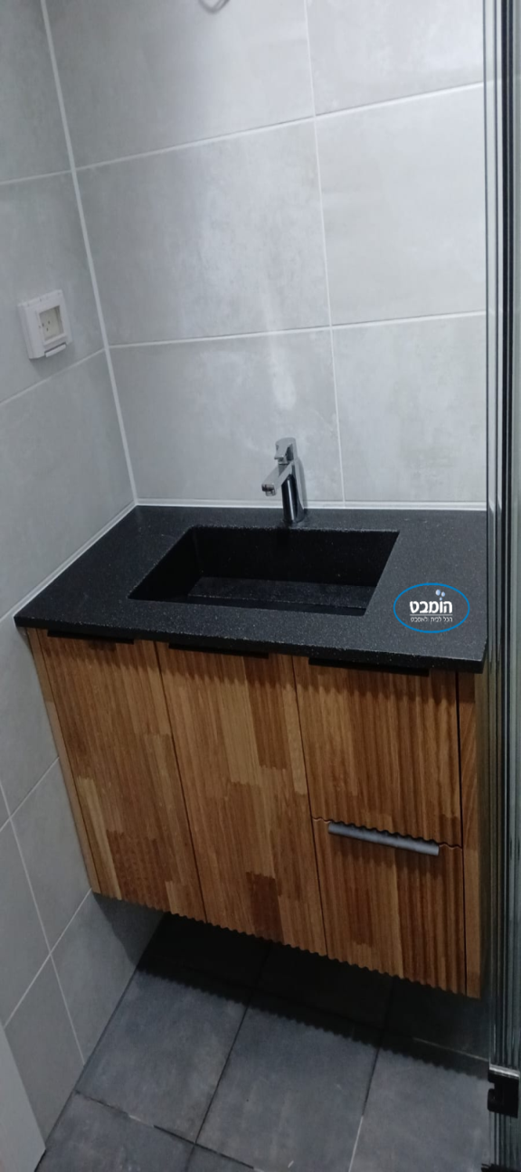 ארון אמבטיה עץ מלא תלוי נס עם משטח שיש אינטגרלי יצוק גוליאן חזיתות בוצ