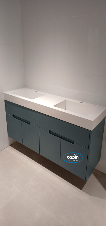 ארון אמבטיה אפוקסי תלוי טאהיר עם 2 כיורים אינטגרליים משטח שיש יצוק גוליאן עם סינר