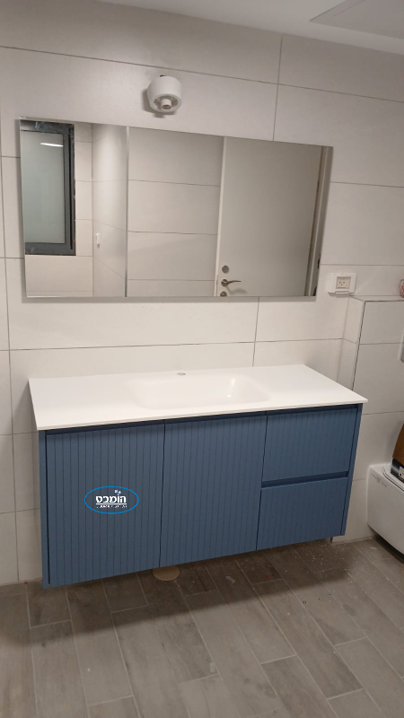 ארון אמבטיה אפוקסי תלוי קידרון קדרון עם משטח שיש אינטגרלי יצוק קוריאן