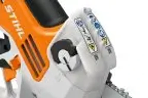 תקריב של מסור שרשרת STIHL GTA 40 המציג את מנגנון הידוק השרשרת והמבנה הקדמי של הכלי.