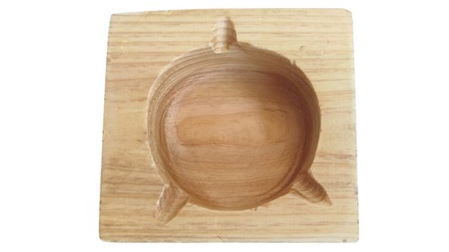 מאפרת עץ Nature Square  עיצוב טבעי לשולחן העישון