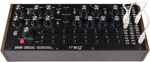 זווית נוספת moog - dfam semi-modular analog percussive synthesizer