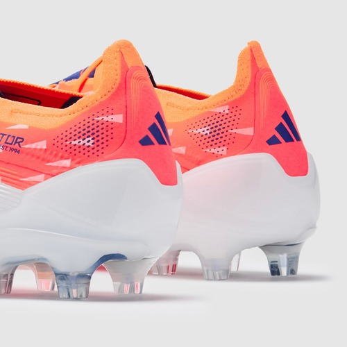 נעלי כדורגל מקצועיות adidas Predator Elite