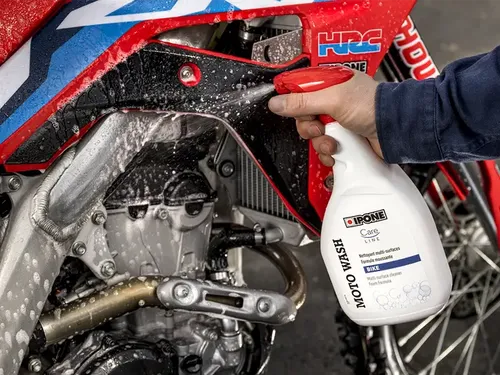 תרסיס לניקוי האופנוע איפון – IPONE MOTO WASH 1L