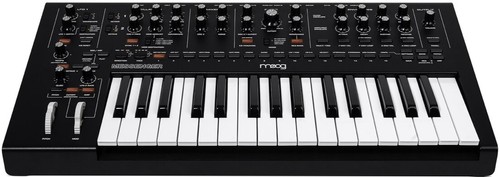 זווית נוספת moog - messenger analog synthesizer with keyboard