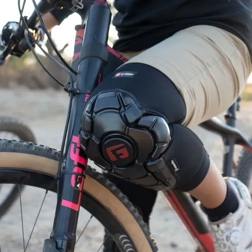 מגנים לברכיים G-FORM PRO-X3 KNEE