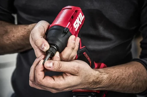 סט תחזוקה Brushless 20V פטישון נטען + מקדחה נטענת + אימפקט נטענת + סוללה 2.5Ah + מטען + סט מקדחי SDS + סט ביטים + תיק SKIL - סקיל SKIL