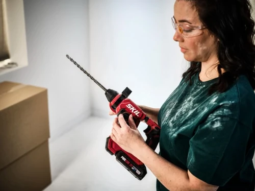 סט תחזוקה Brushless 20V פטישון נטען + מקדחה נטענת + אימפקט נטענת + סוללה 2.5Ah + מטען + סט מקדחי SDS + סט ביטים + תיק SKIL - סקיל SKIL