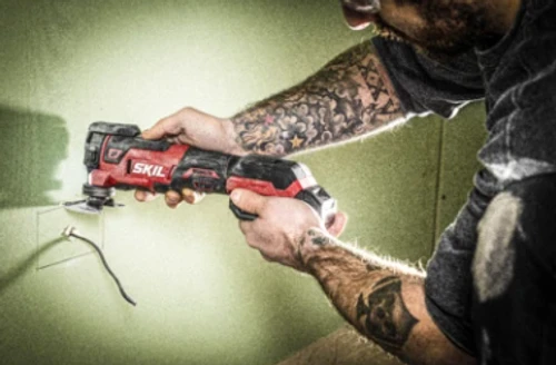 גוף מולטיטול נטען (רב כלי) Brushless 20V עם סט אביזרים + מתנה סוללה 2.0Ah + מטען - סקיל SKIL