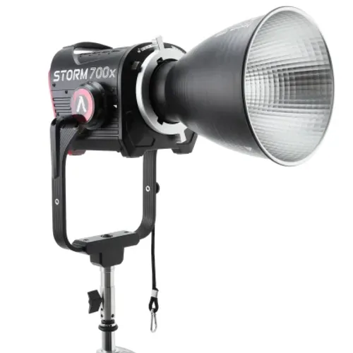 פנס לד Aputure STORM 700X 