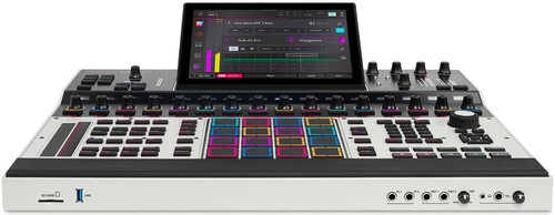 זוית נוספת akai professional mpc xl