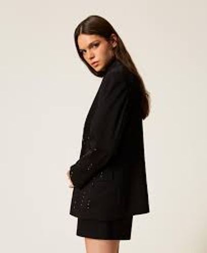 Blazer with hand embroidery