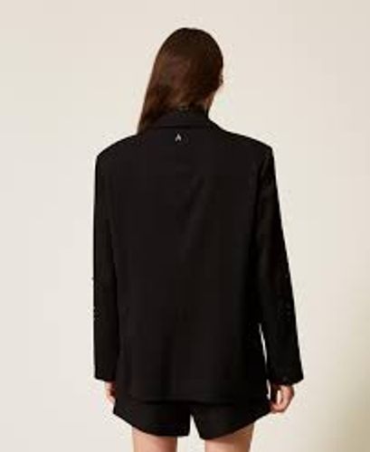 Blazer with hand embroidery